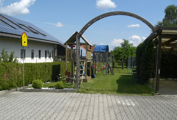 Garten-Kinderspielplatz